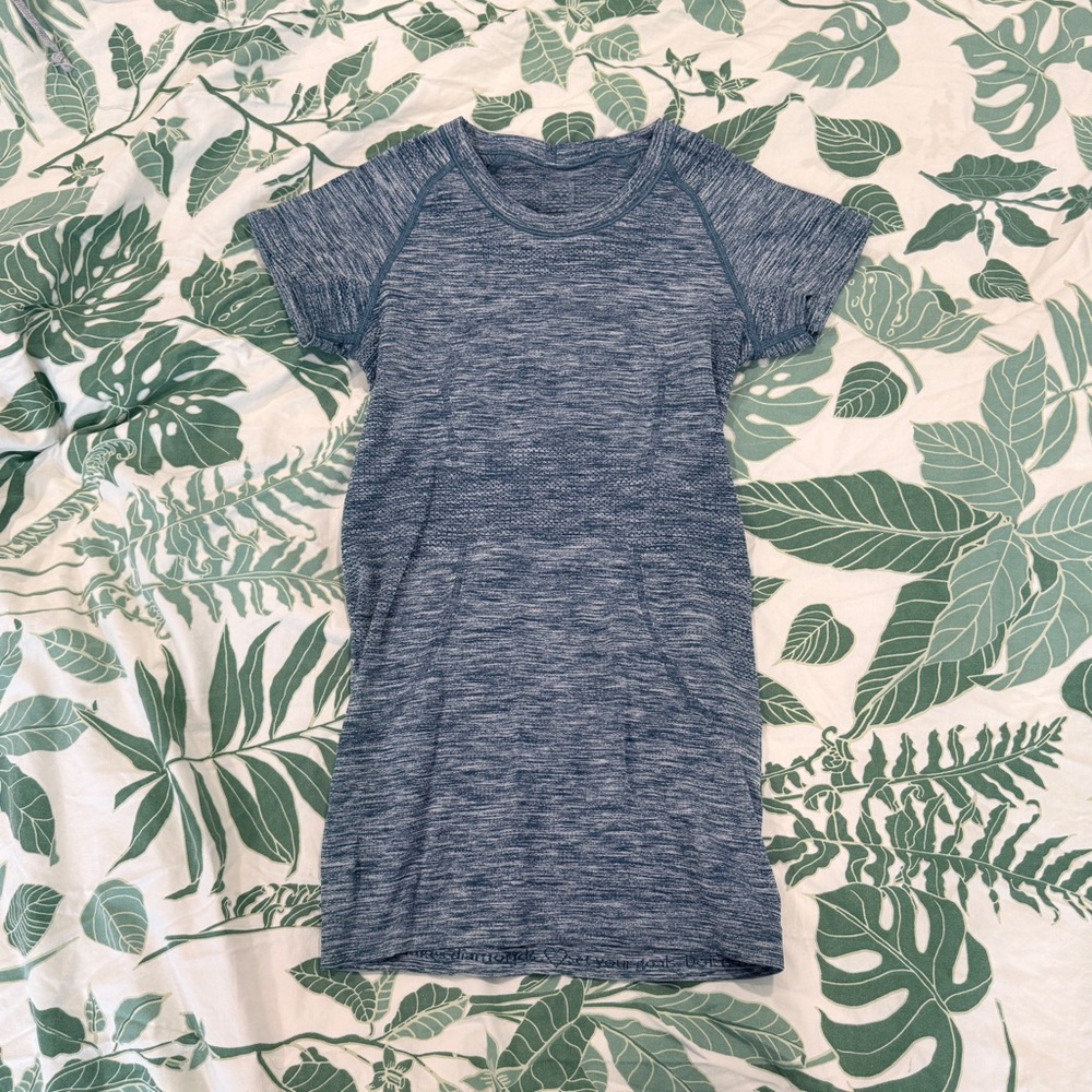 lululemon athletica Blue Short Sleeve Tee